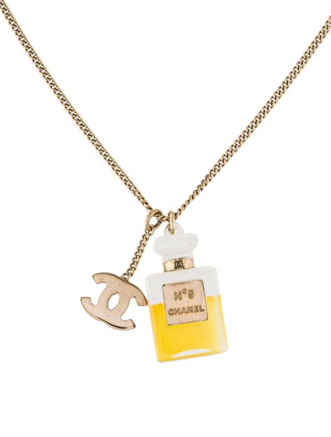 chanel perfume bottle pendant necklace